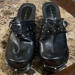 Clogs